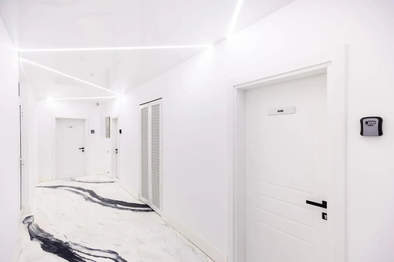 Apartment Bucharest Studio Wonderland Room