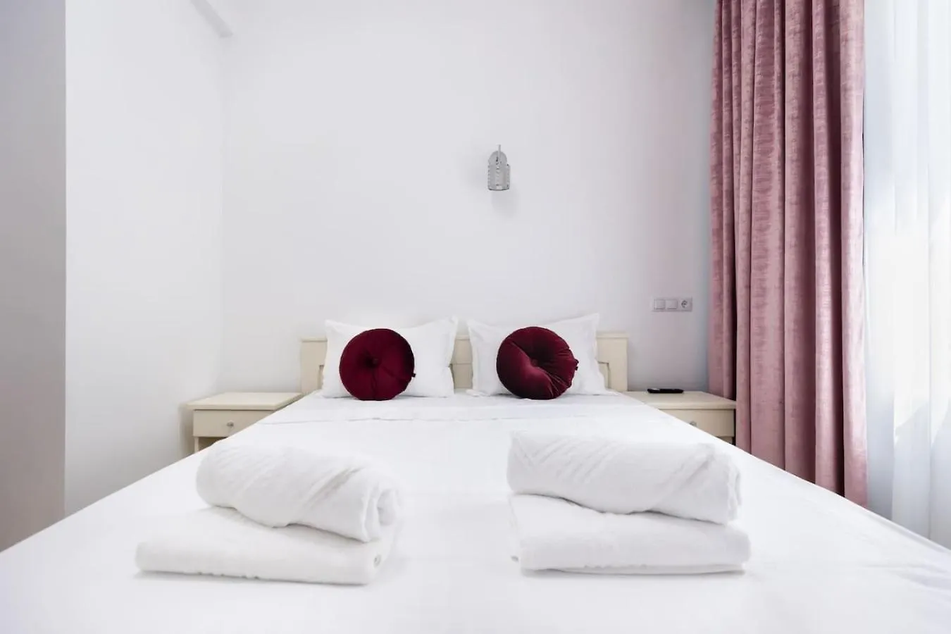Bucharest Studio Wonderland Room 0*,  Romania
