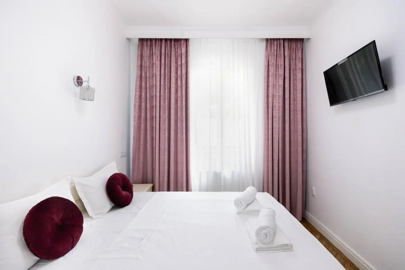 Bucharest Studio Wonderland Room Romania