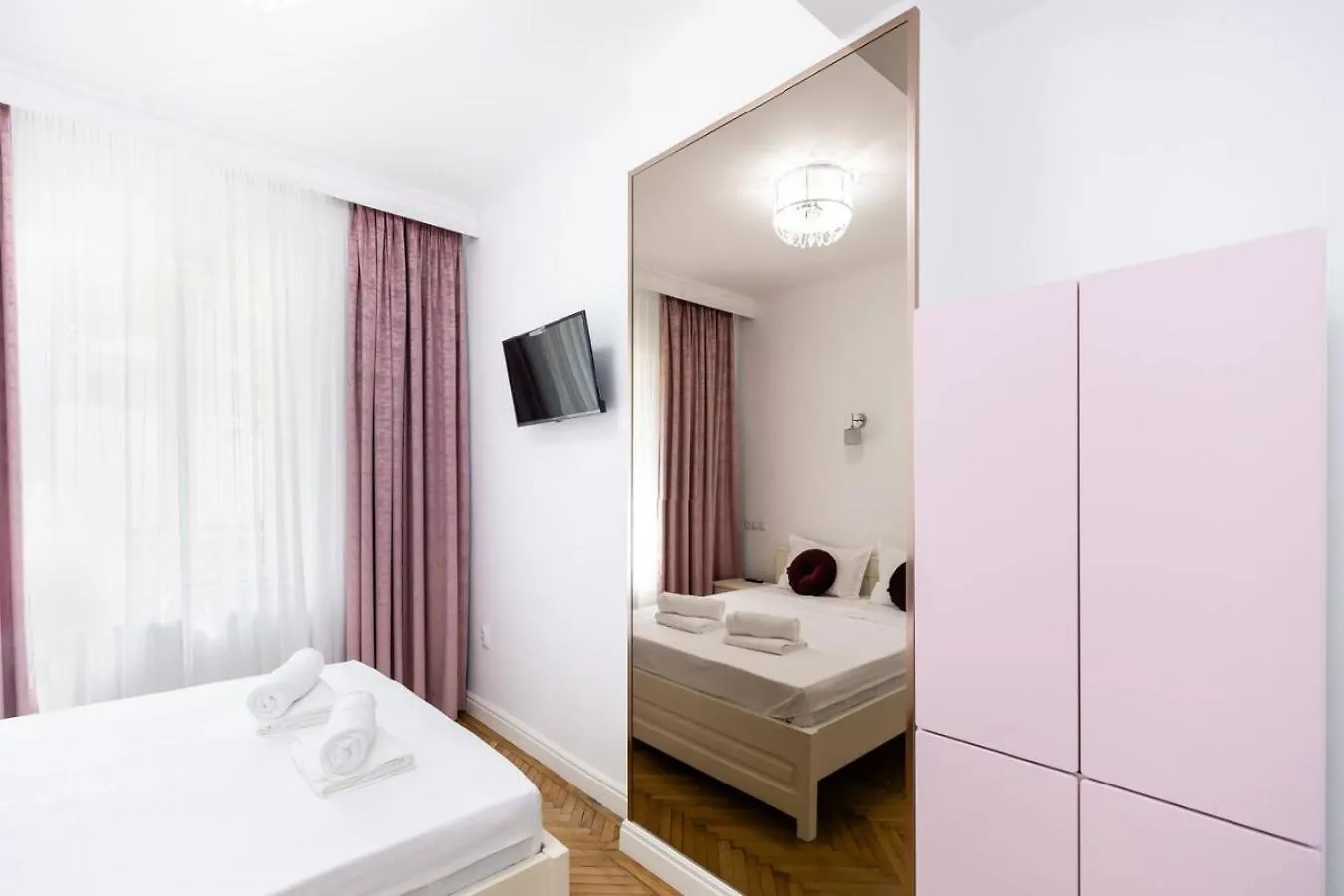 Bucharest Studio Wonderland Room Romania