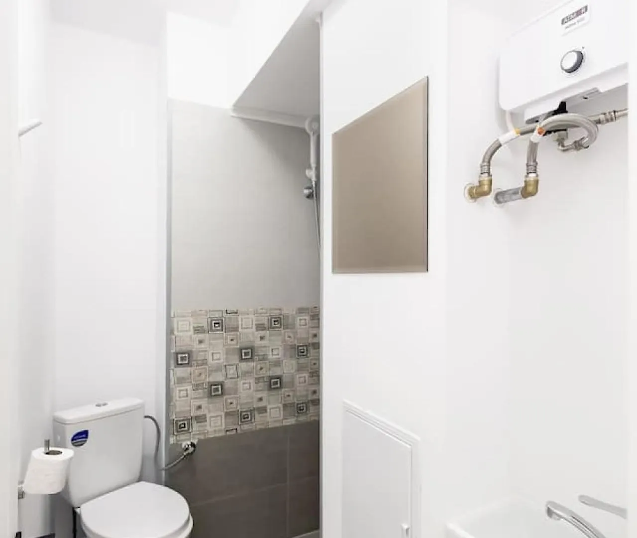 Bucharest Studio Wonderland Room 0*,  Romania