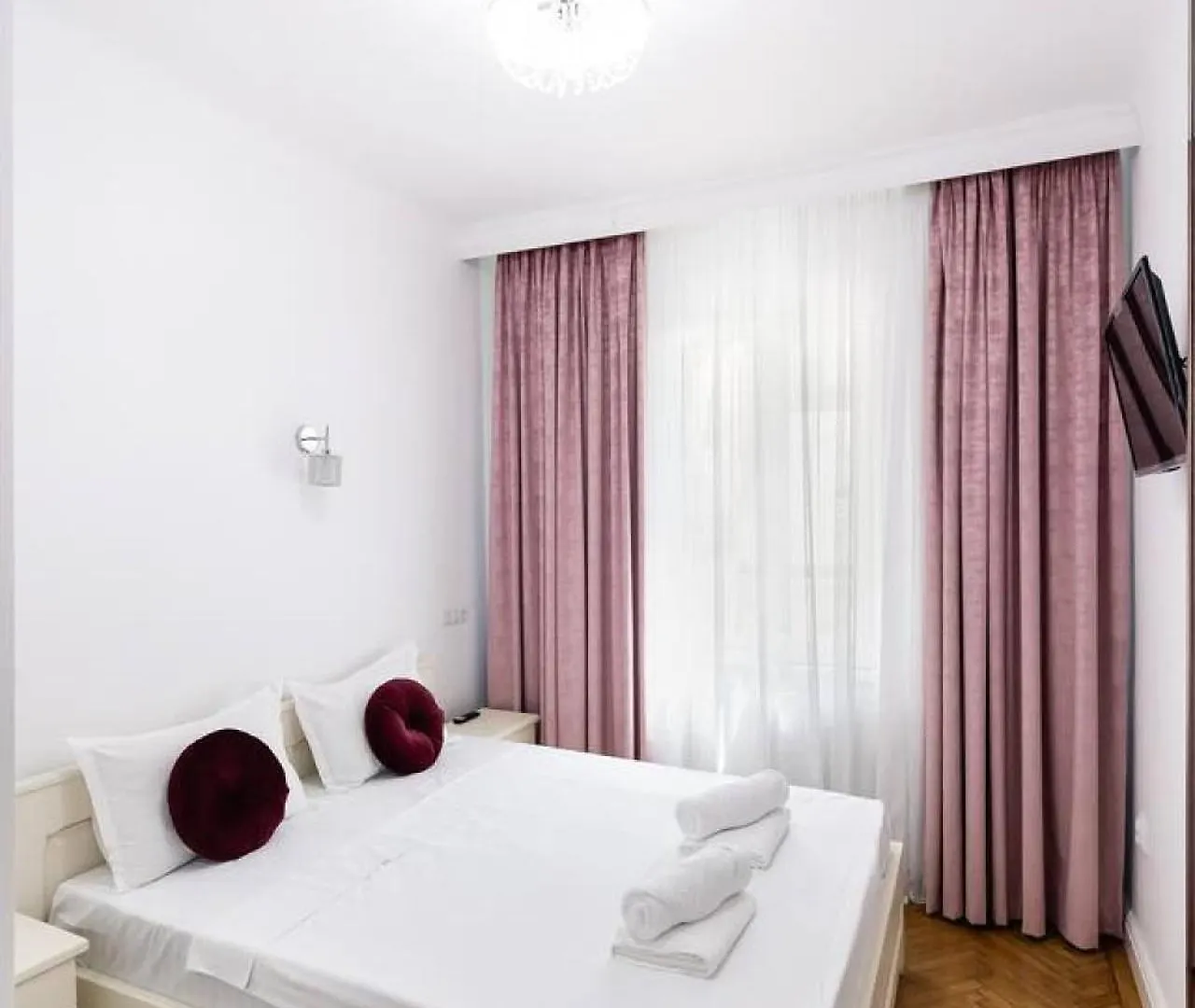 Bucharest Studio Wonderland Room Romania